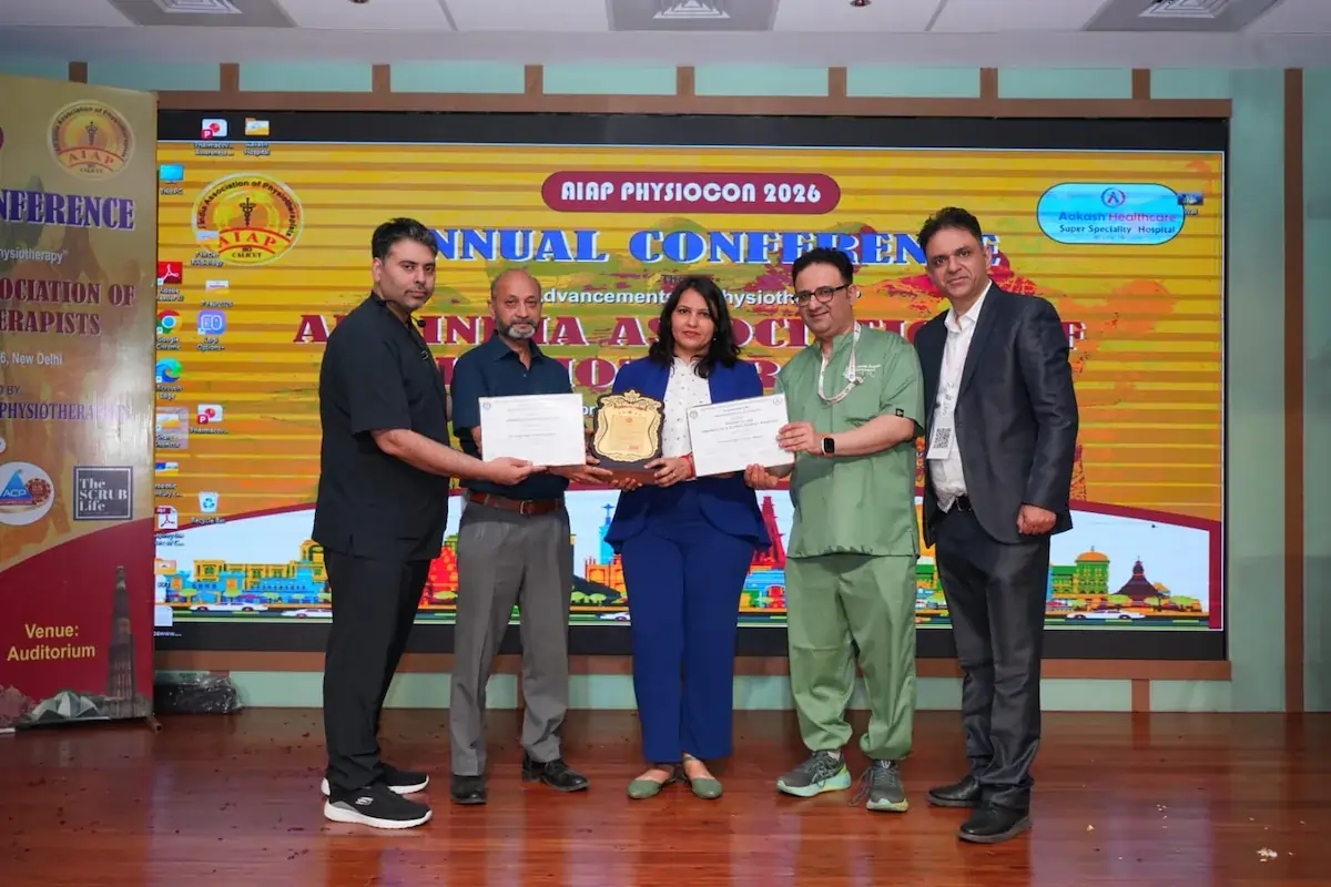 Outstanding Healthcare Services Award received by Shamli Physiotherapy Clinic