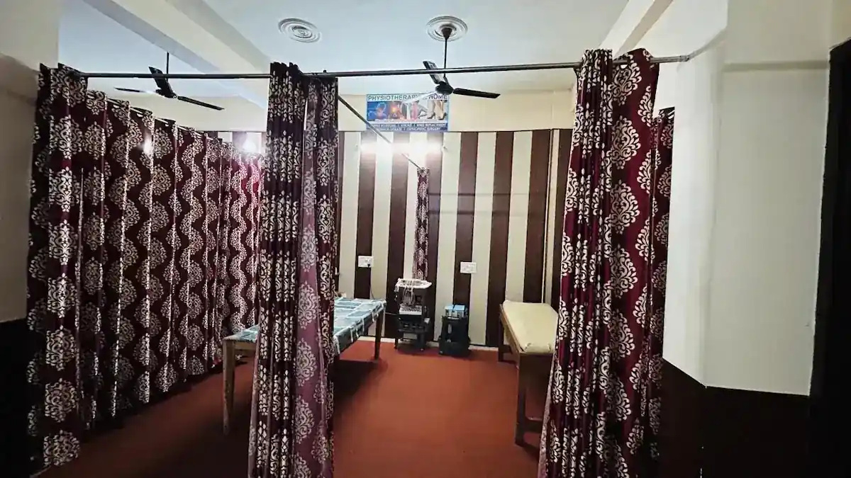 Therapy room at Shamli Physiotherapy Osteo Chiro Clinic