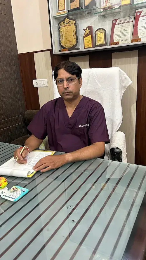 Dr. Jitendra Kumar Singh - Senior Physiotherapist and Chiropractor at Shamli Physiotherapy Clinic